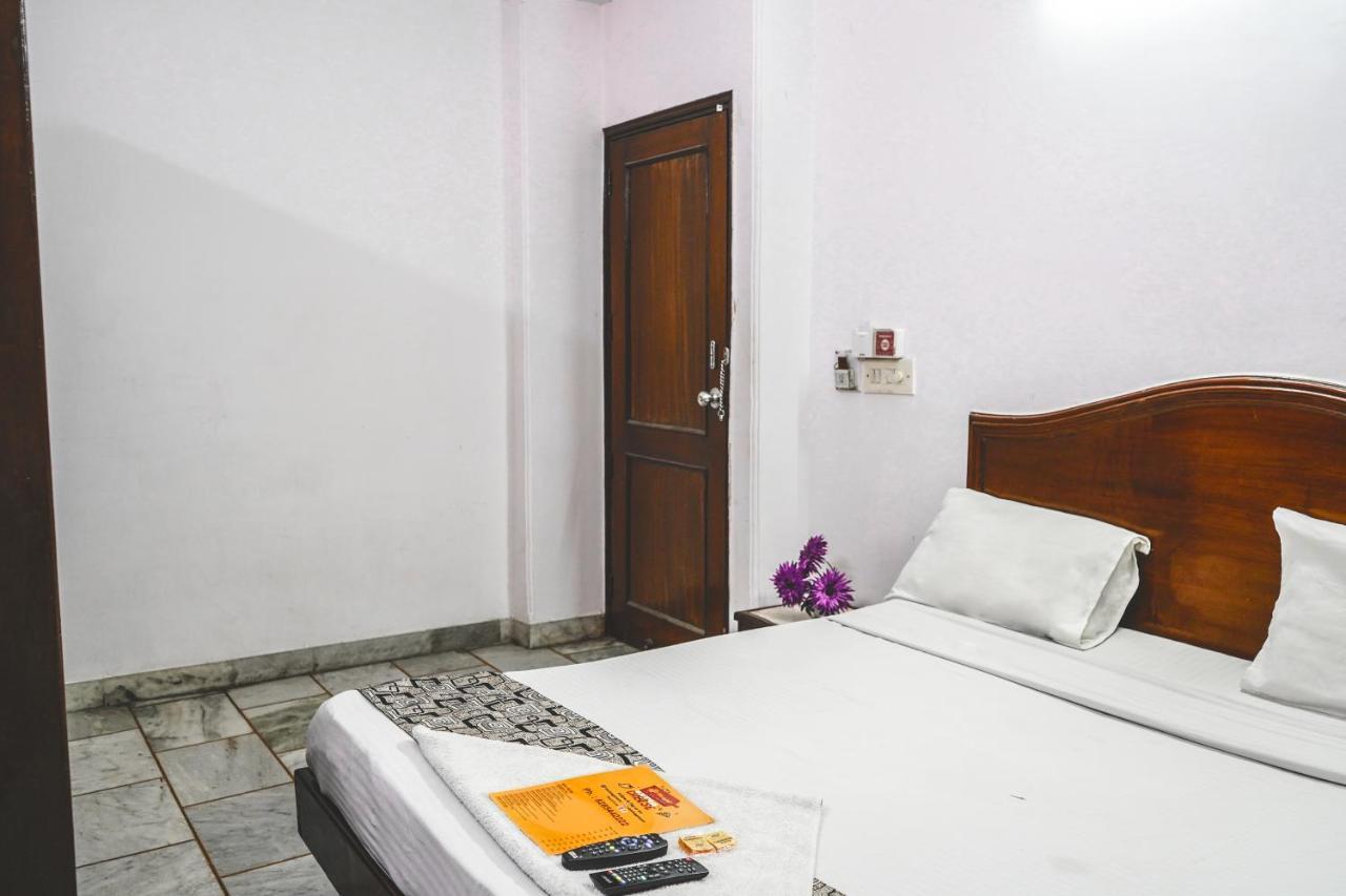 Roomshala 001 Iconic Residency